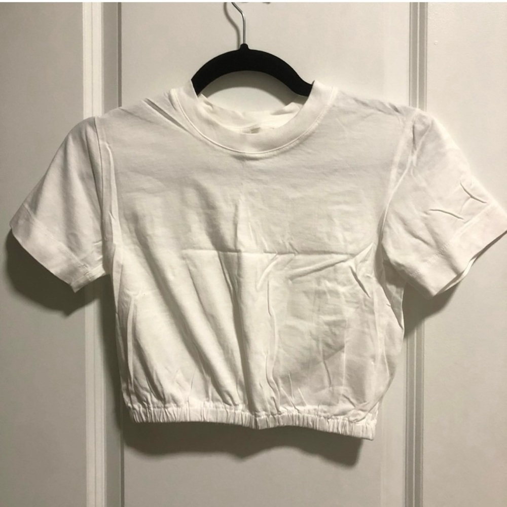 Aritzia crop top